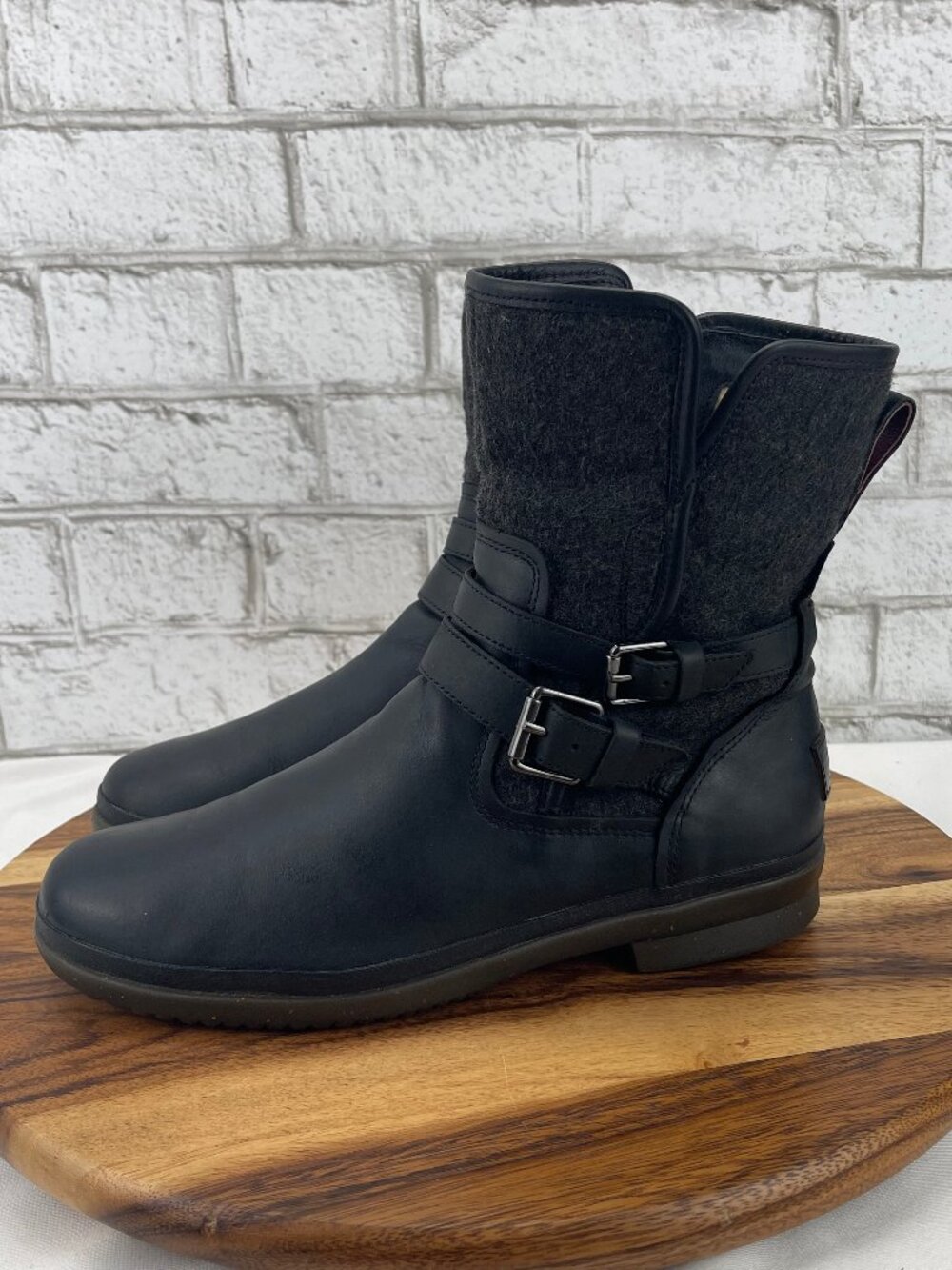 UGG Simmens 1005269 Womens 9.5 Sherpa Wool Lined Waterproof Black Leather Boots